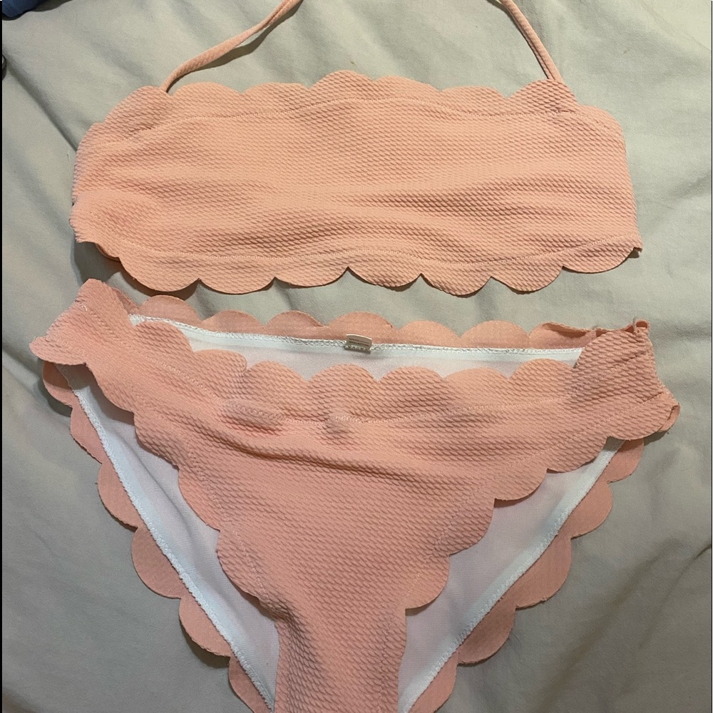 ⭐️pink scallop bikini⭐️